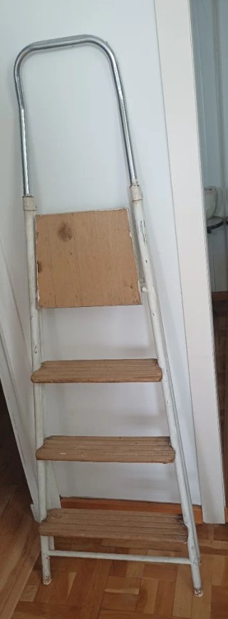 Escalera plegable metal y madera