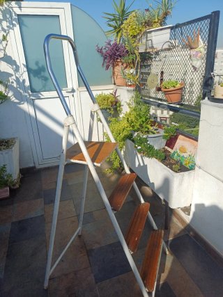 Escalera plegable metal y madera