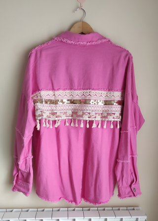 Cazadora vaquera oversize Joluví rosa