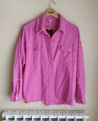Cazadora vaquera oversize Joluví rosa