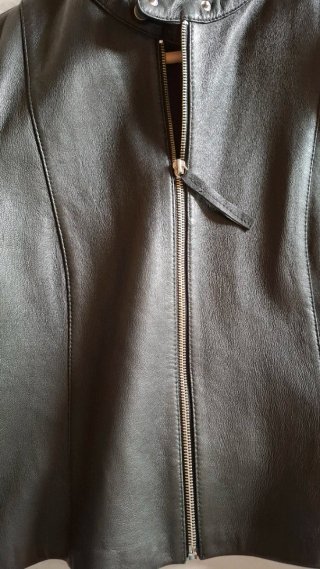 Chaqueta Piel Negra. Zara. Talla XL