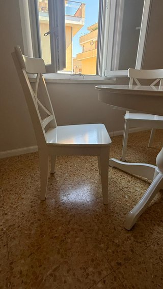 Tavolo rotondo Ikea ROSENTORP + 4 sedie
