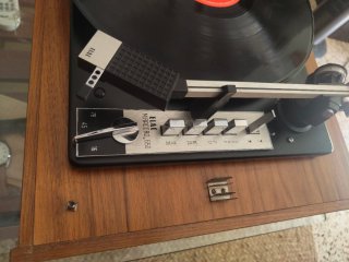Tocadiscos ELAC Miracord 650