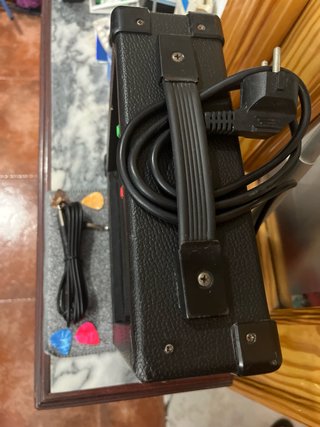 Amplificador de Guitarra pequeño y compacto