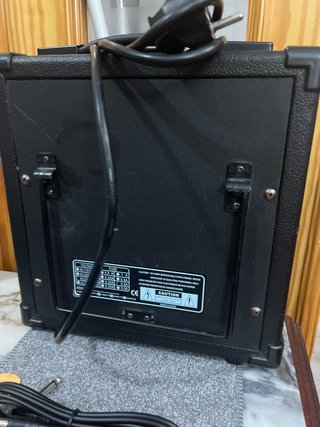 Amplificador de Guitarra pequeño y compacto