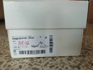 Sandalias Emporio Armani color crema y doradas
