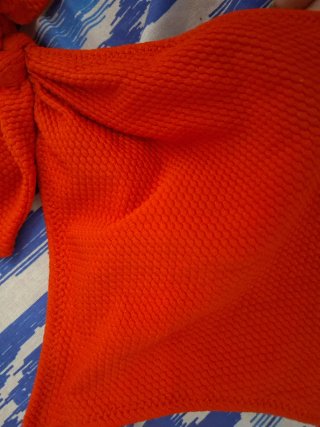 Costume da bagno intero rosso corallo con cut-out