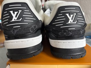 Zapatos Louis Vuitton Negros y Blancos