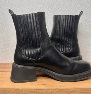 Botas botines plataforma negro. Talla 41. Primark.