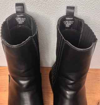 Botas botines plataforma negro. Talla 41. Primark.