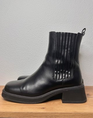 Botas botines plataforma negro. Talla 41. Primark.