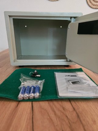 Caja Fuerte Digital con Teclado y Llave
