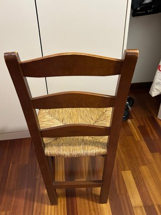 Silla de comedor de madera y ratán