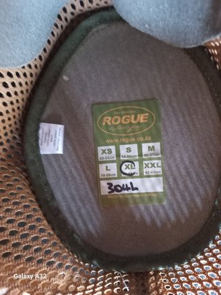 Sombrero Rogue 304 algodón de 510 gr. con rejilla