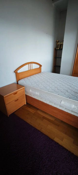 Armario de madera con espejo y sinfonier