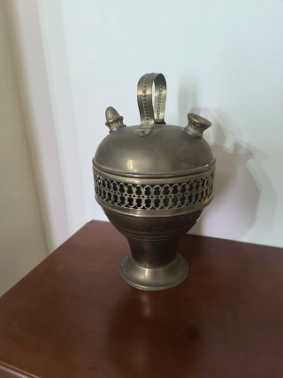 Botijo de bronce antiguo