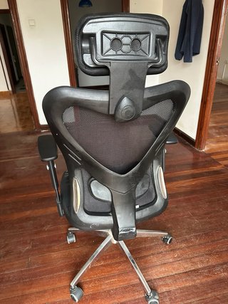 Silla ergonómica de oficina negra, marca alemana