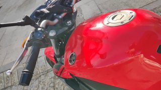 Yamaha XJ6 Naked Negra/Roja