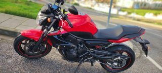 Yamaha XJ6 Naked Negra/Roja