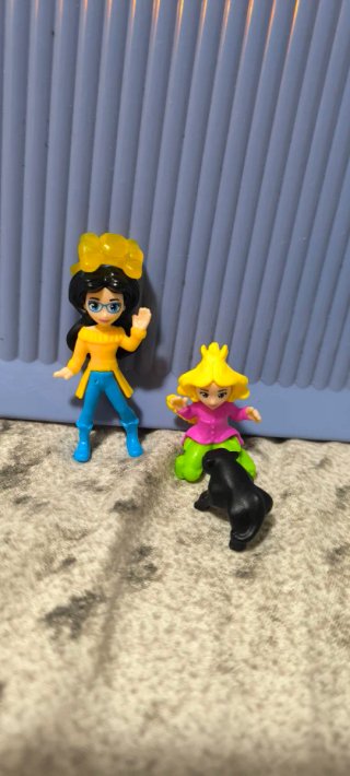 Muñecas pequeñas con accesorios