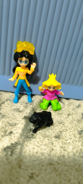 Muñecas pequeñas con accesorios
