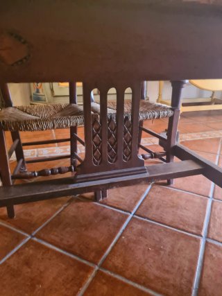 Mesa de comedor antigua de mármol y madera