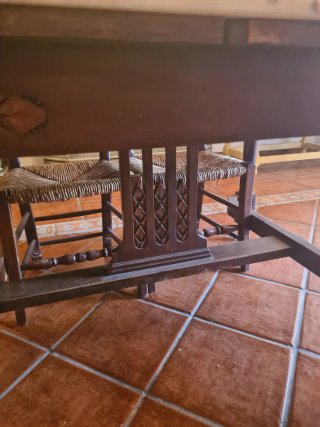 Mesa de comedor antigua de mármol y madera