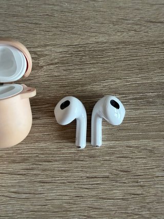 AirPods 3ª Gen MagSafe Beige/Blanco
