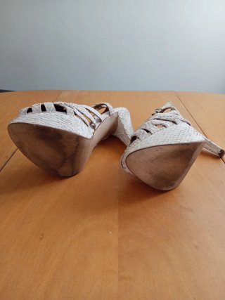Sandalias Zara efecto piel serpiente T.36