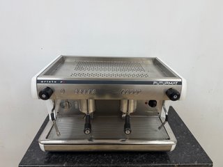 Cafetera Futurmat F3 blanca industrial profesional