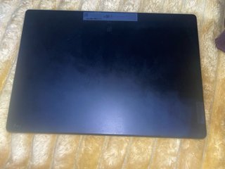 Tablet Lenovo com capa