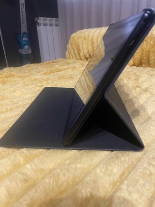 Tablet Lenovo com capa