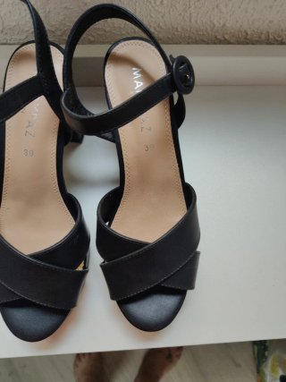 Sandalias tacón Mari Paz negras