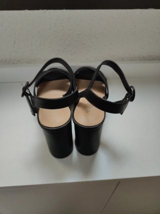 Sandalias tacón Mari Paz negras