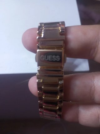 Reloj Guess Dorado