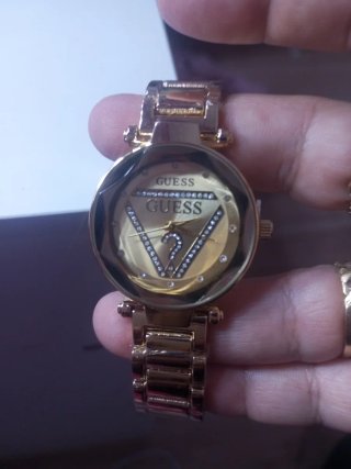 Reloj Guess Dorado