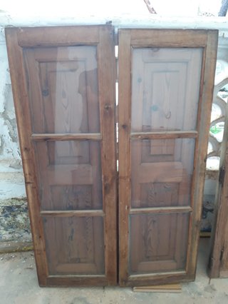 Ventana Antigua Madera Maciza con Postigos