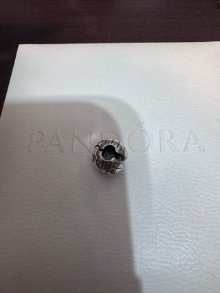 Clip Pandora Globo Terráqueo Plata