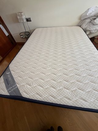 Cama 1.40m con colchón viscoelástico