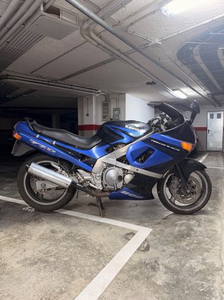 Kawasaki ZZR 600 Sportbike Azul/Negro