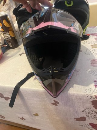 Casco de moto integral negro y amarillo Distintos