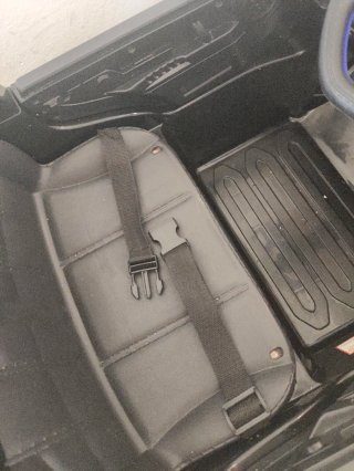 Coche eléctrico infantil con USB