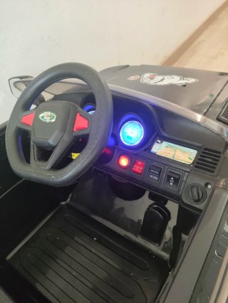 Coche eléctrico infantil con USB