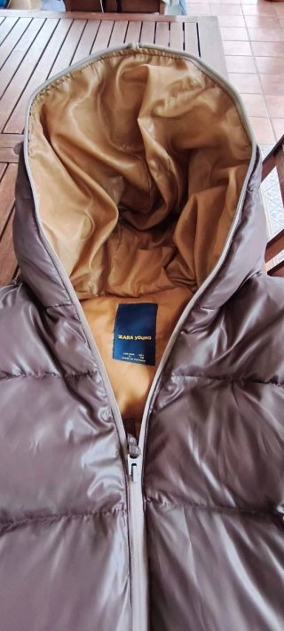 Chaleco acolchado Zara con capucha