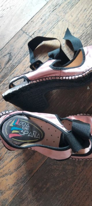 Zapatillas de esparto rosas y negras