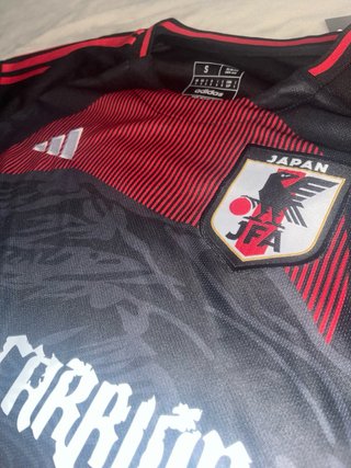 Camiseta Eladio Carrión x Japón Adidas Talla M