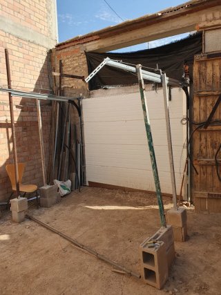 Puerta Seccional Maguisa 2.4x2.0m