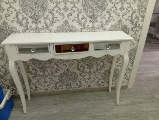 Consola d'ingresso bianca con cassetti