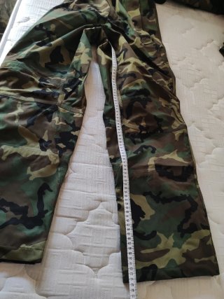 Conjunto militar pantalón y chaqueta