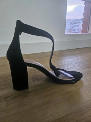 Sandalias tacón negras